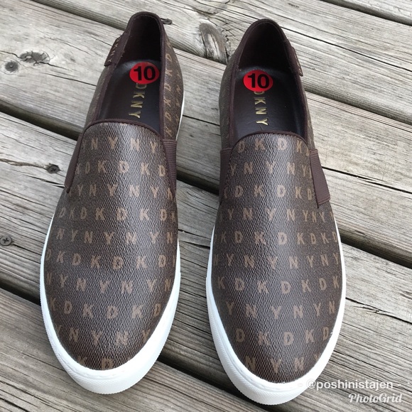 Dkny Shoes - 🆕️ NWT DKNY Logo Slip On Sneakers sz 10
